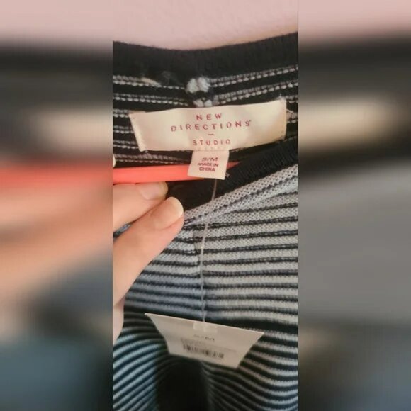 NEW DIRECTIONS Poncho Sweater size s/m - Picture 4 of 5